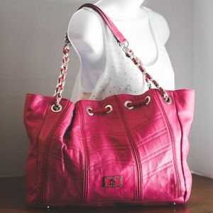 Jennifer Lopez hot pink handbag